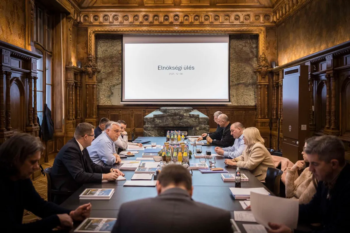 Orbán Viktor kulisszafotót osztott meg.