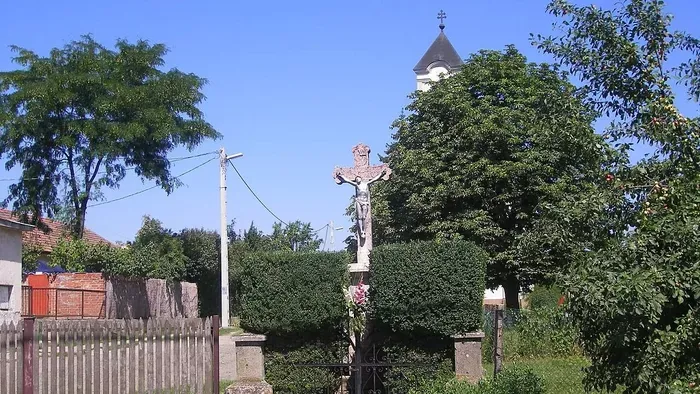 Árpád-kori vér csörgedezik Letkés lakóiban