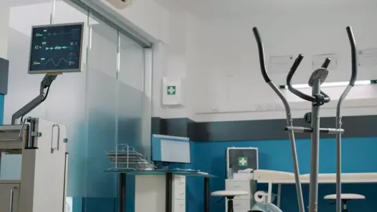 Csak az orrát és szemét csináltatta meg, kómába esett a fiatal anyuka