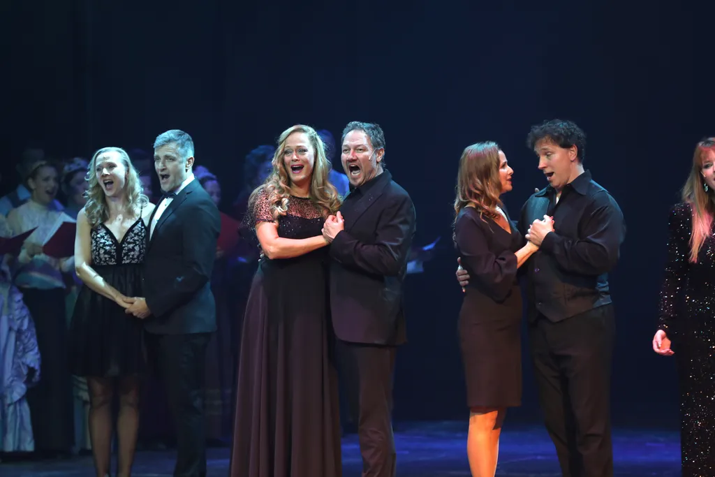 A színészek szerint, ez a színdarab a szakma csúcsa, igazán legendás műsor.