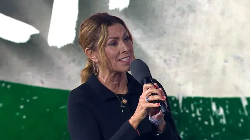 Miklósa Erika a Háborúellenes Gyűlésen: Az én iránytűm a hit