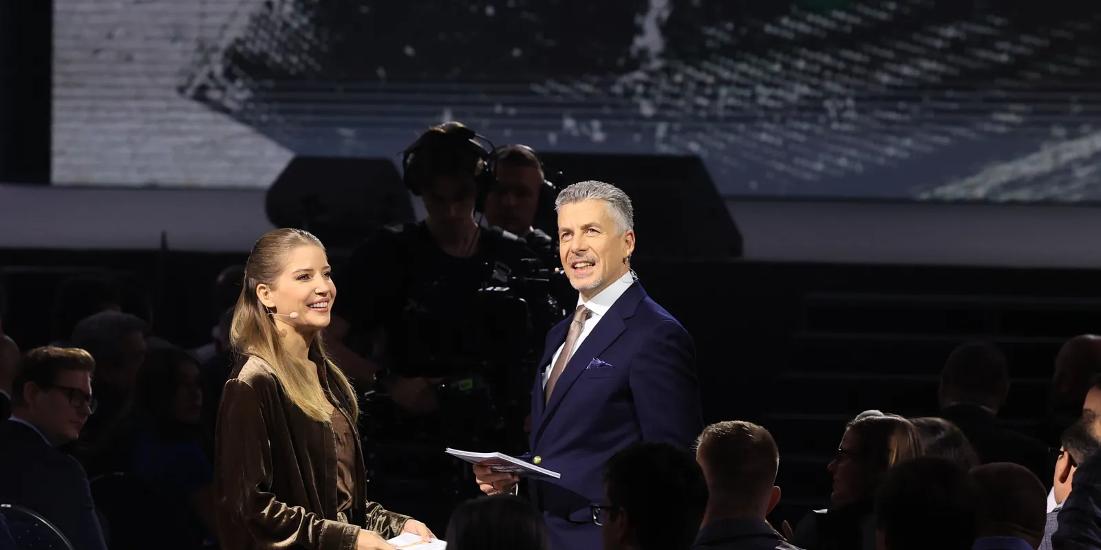 Rákay Philip már a Háborúellenes Gyűlés elején helyretette az ellenzéki hangokat