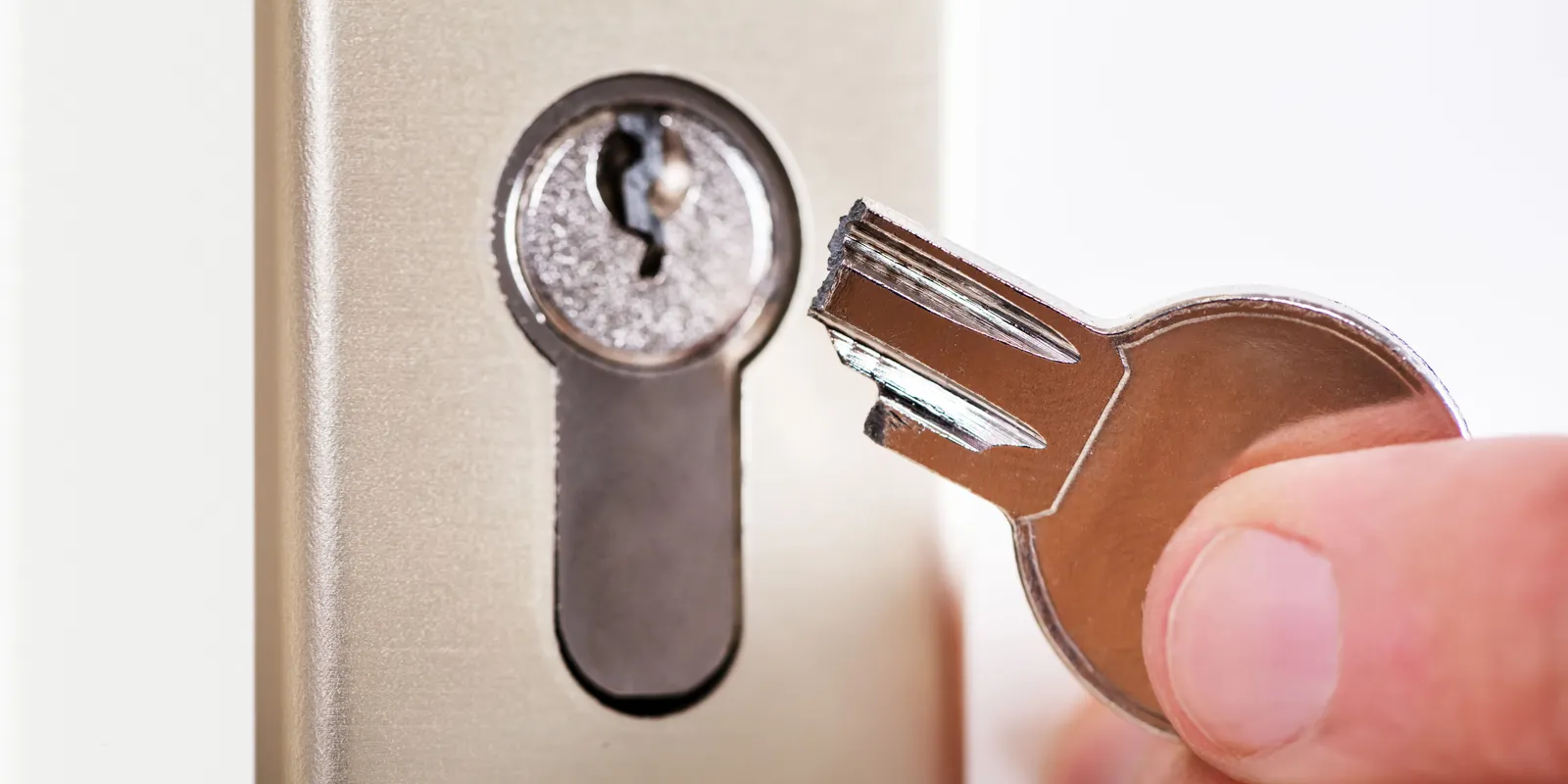 Így tudod kiszedni a zárból a beletörött kulcsot