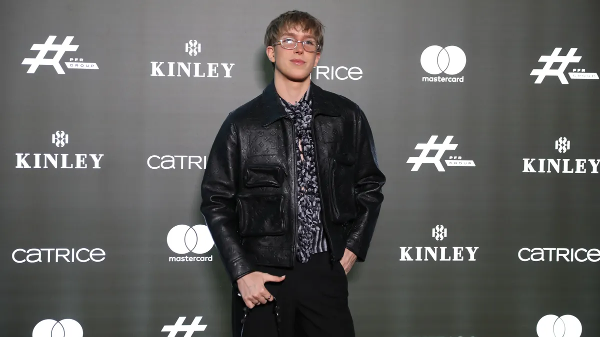 WhisperTont rendőröknek kellett kimenekíteni a Mammutból Kép