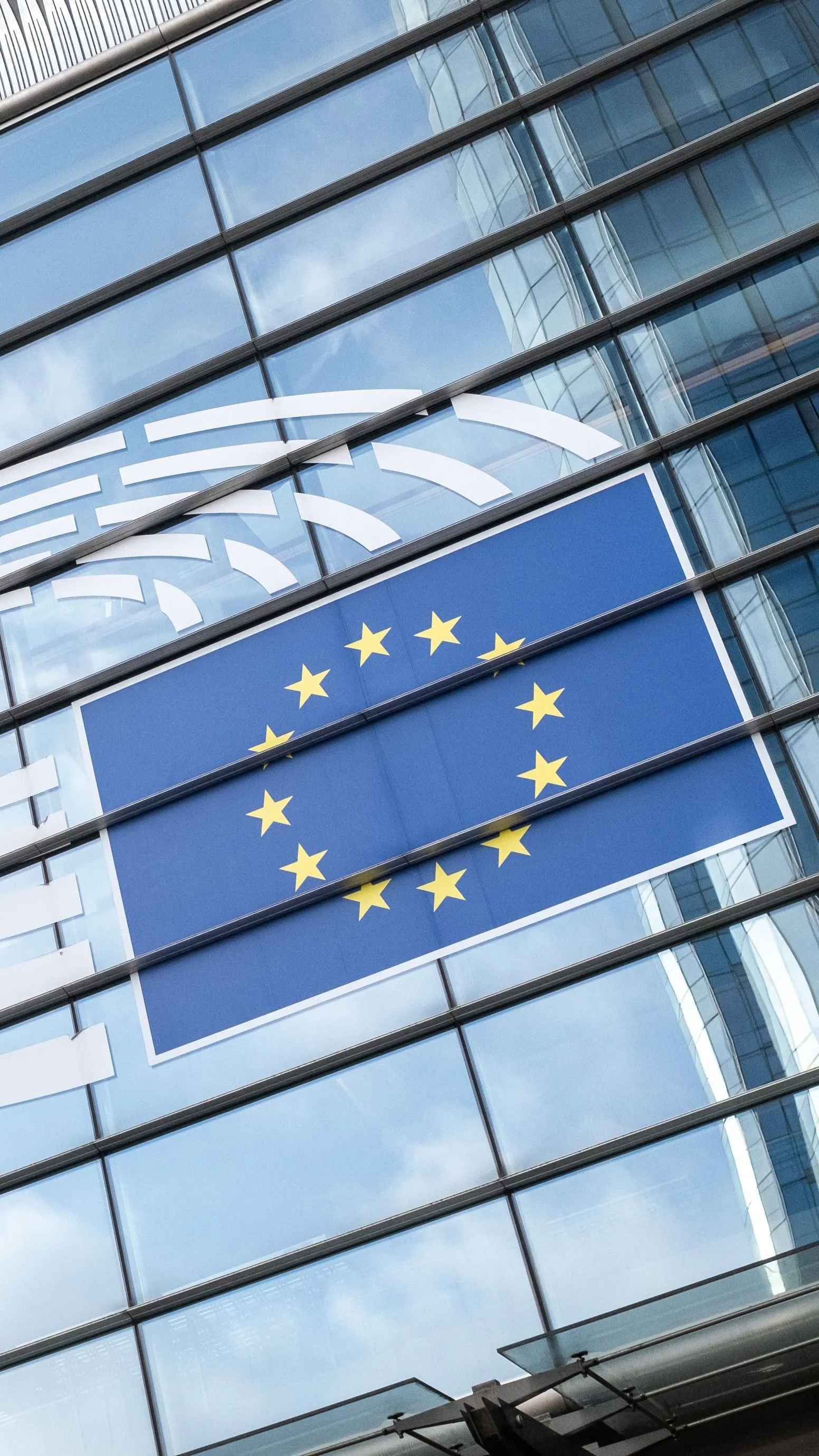 Brüsszel el akarja adósítani Európát