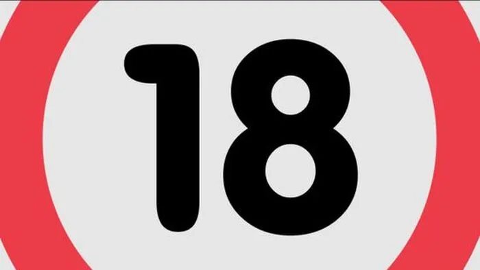 Oldalra csúszott a felsője, kivillant a botrányhősnő melle