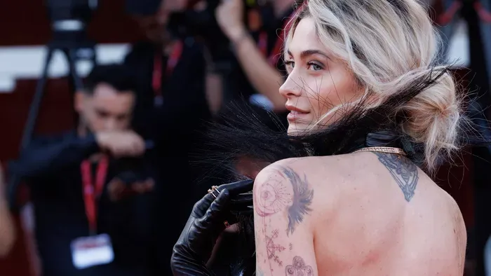 Michael Jackson lányának orrán lyukat ütött a kábítószer