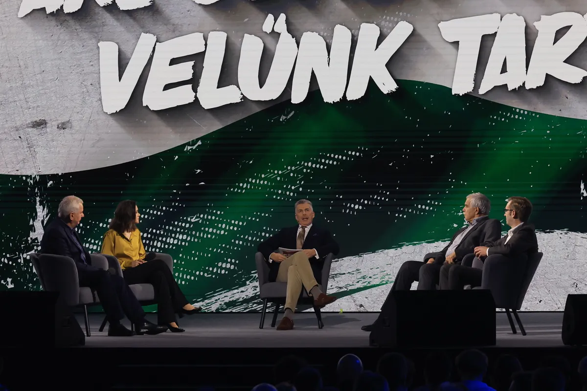 Háborúellenes Gyűlés Szegeden – Orbán Viktor
12.20 Szeged