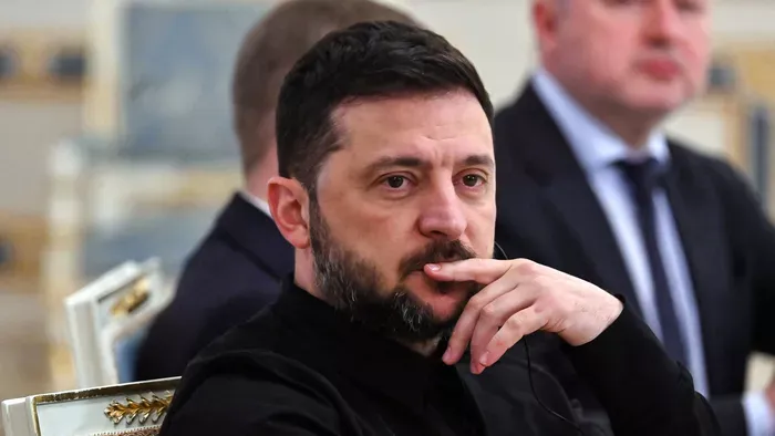 Százmilliárdokat sikkaszthattak el Zelenszkijék Ukrajnában