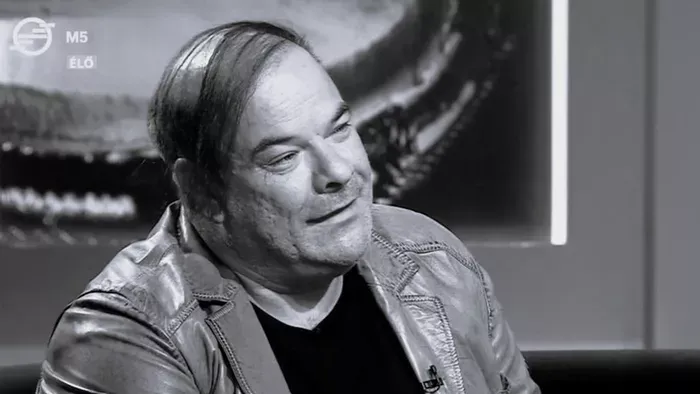 "Most itt hagytál minket, de fent folytatjuk Barátom!"