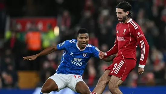 Arne Slot tovább rontott a helyzetén, újabb csalódást okozott a Liverpool