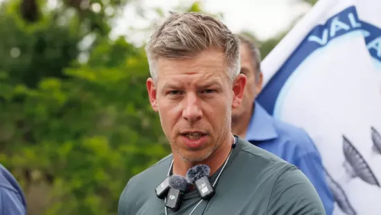 Az adóemelés csak a jéghegy csúcsa. Brutális pénzszivattyút működtetnének Magyar Péterék