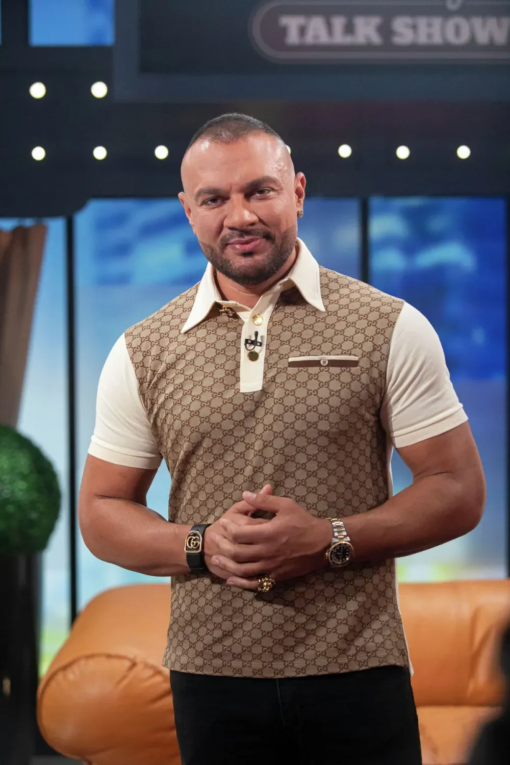 Gáspár Laci botrányos stílusban jelentkezett be.