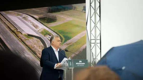 Orbán Viktor: Két út áll Magyarország előtt