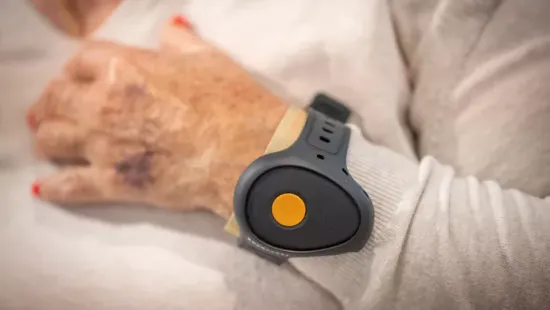 Mindenki erre vár: a nagy sikerű Gondosóra tökéletes ajándék az idősek számára!