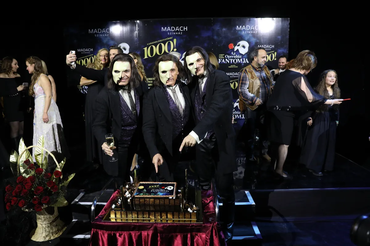 Az Operaház Fantomja-Fantomok