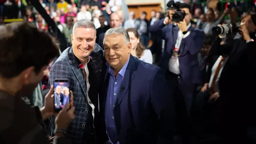 Orbán Viktor mohácsi bevonulójának videója mindent visz