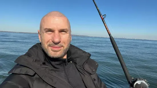 Karácsonyi csalás: Undorító dolgot művelnek pénzért a magyar sztár nevében