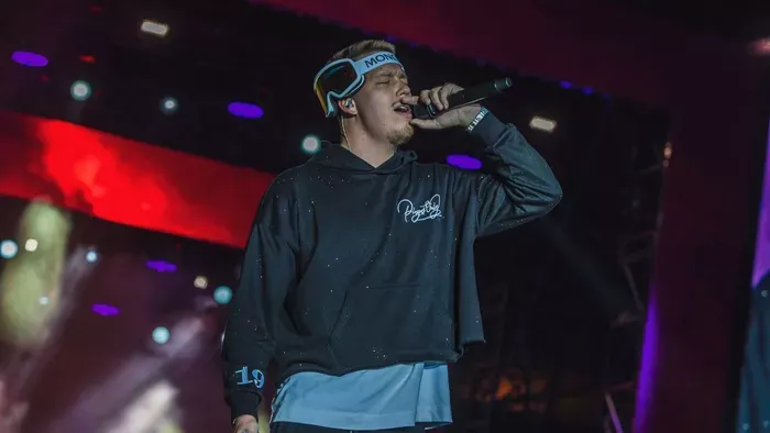 Manuel túlitta magát saját koncertjén, ez lett a vége