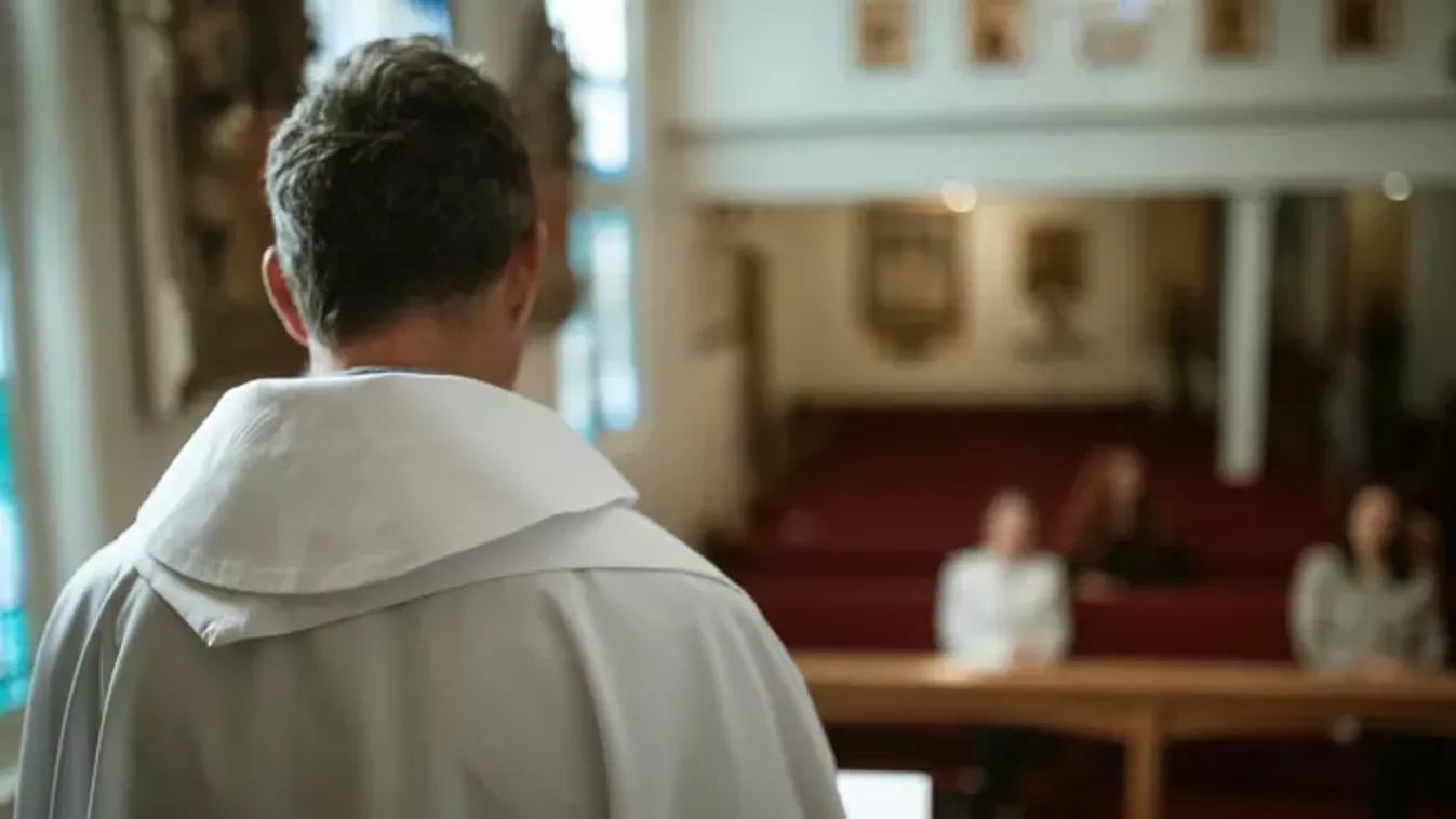 Kábítószerfüggő volt a lelkész: most rászorulókon segít