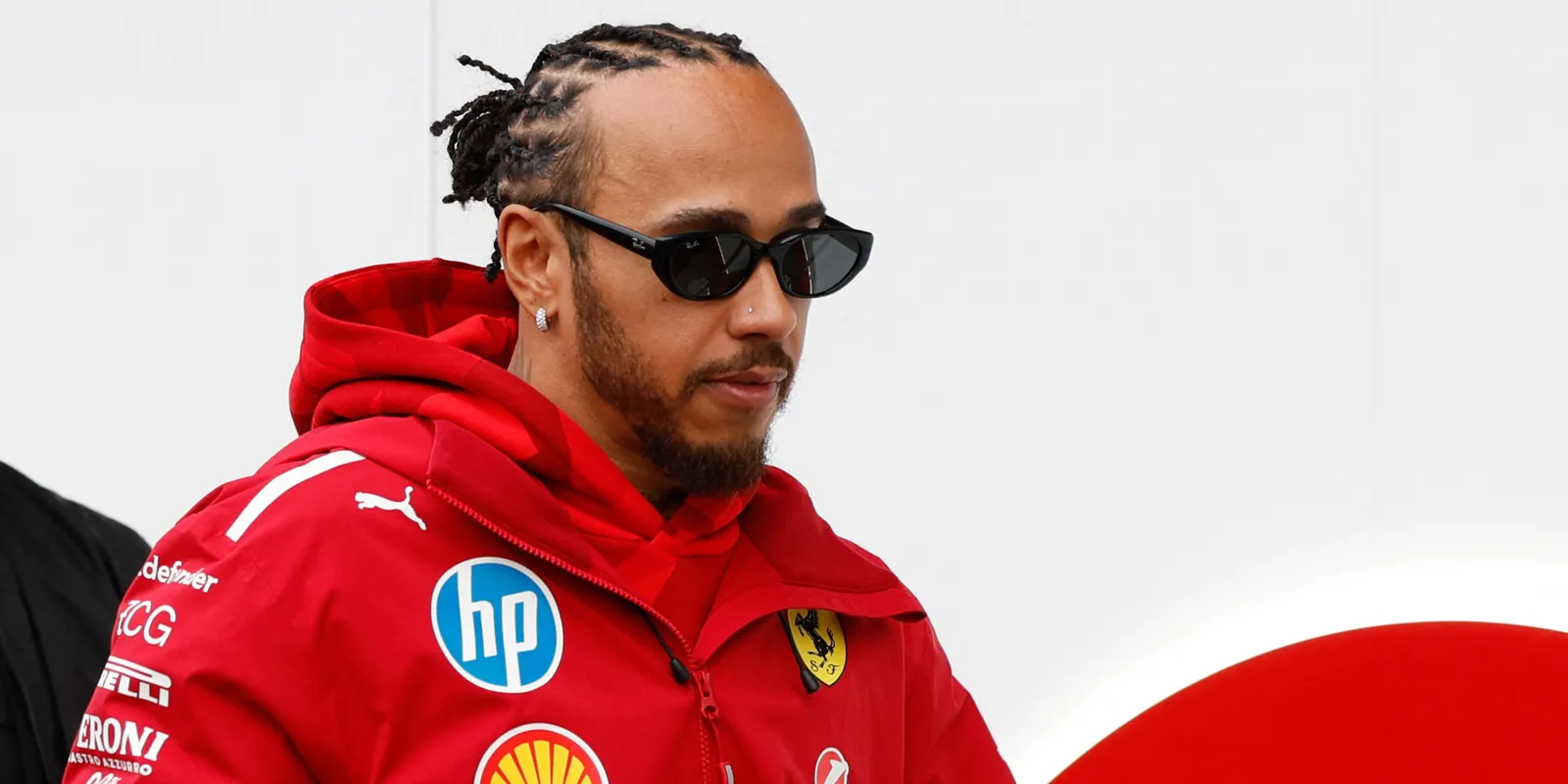 Hamilton csapdába esett a Ferrarinál