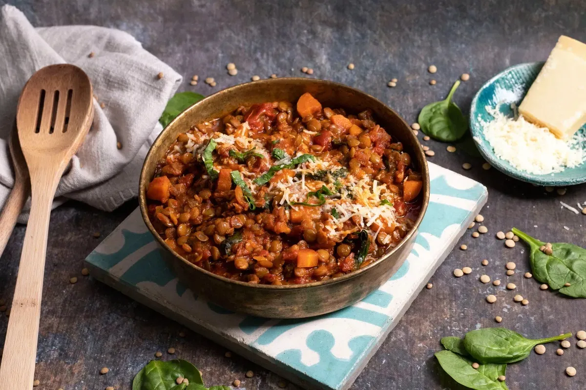 Szilveszteri recept: paradicsomos lencseragú