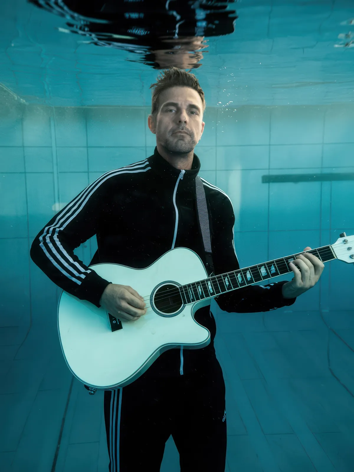 Rácz Gergő énekes, dalszerző