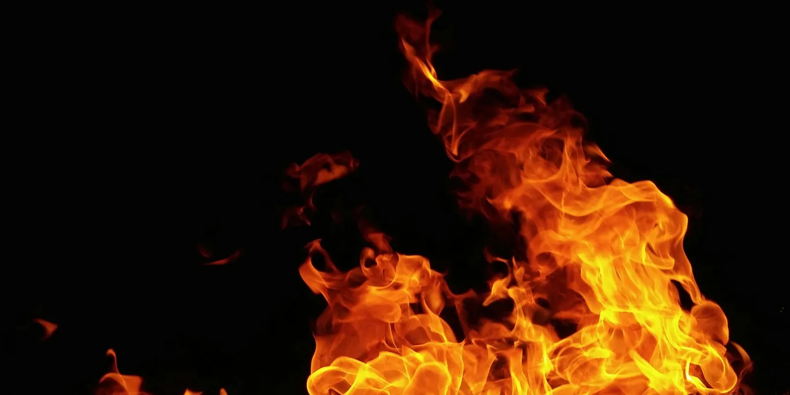 Lakástűzben meghalt egy ember Győrben