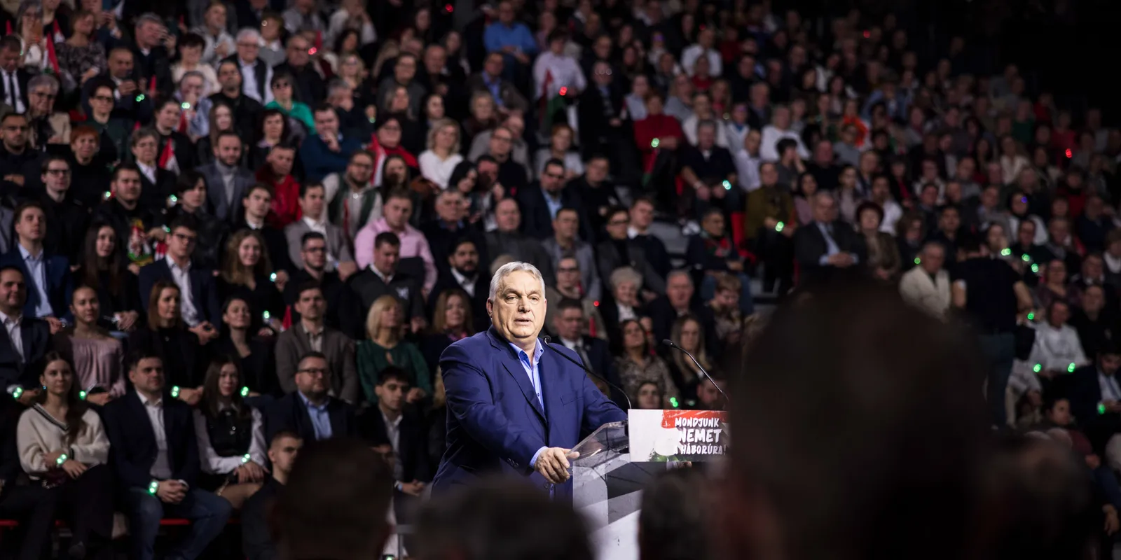 Orbán Viktor: Se katonát, se pénzt nem küldünk