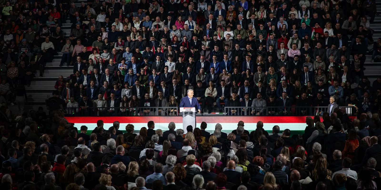 Orbán Viktor: Ilyen, amikor mi, békepártiak összejövünk