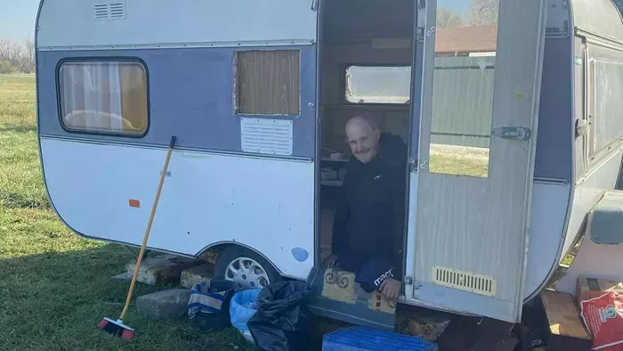 A láb nélküli kertész családja nélkül tölti az ünnepeket