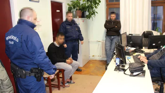 Betegesen kegyetlen: 17 éves gyilkolt Szatmárcsekén