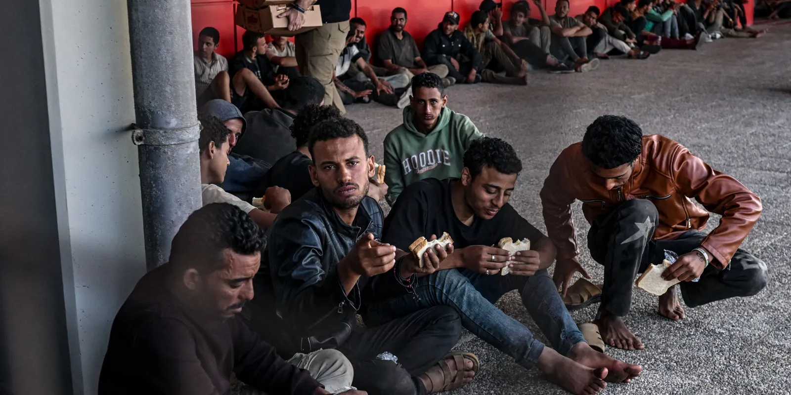 Magyar Péterék a migránsok mellett voksoltak