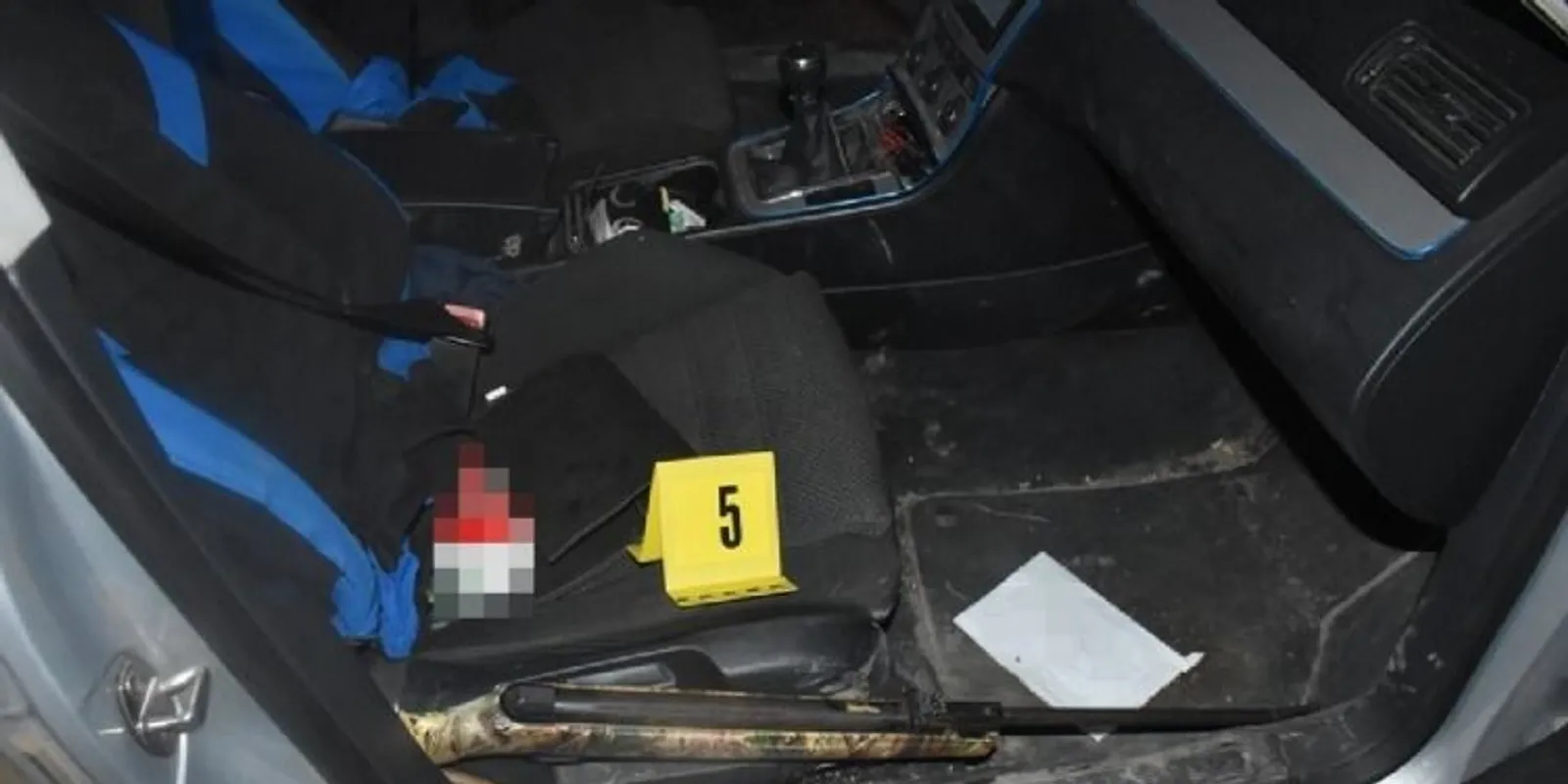 Hihetetlen mit találtak a rendőrök a drogosok kocsijában