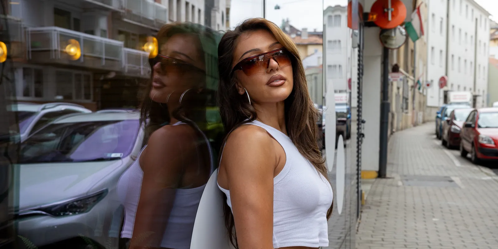 Mihályfi Luca apró bikiniben, feszülő ruhában hódít