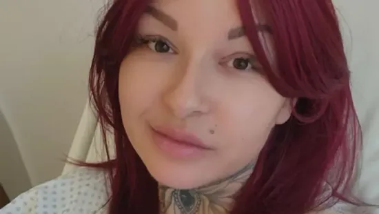 „A tüdőm nem működött” - kegyetlen harcot vív a mellrákkal Julianna