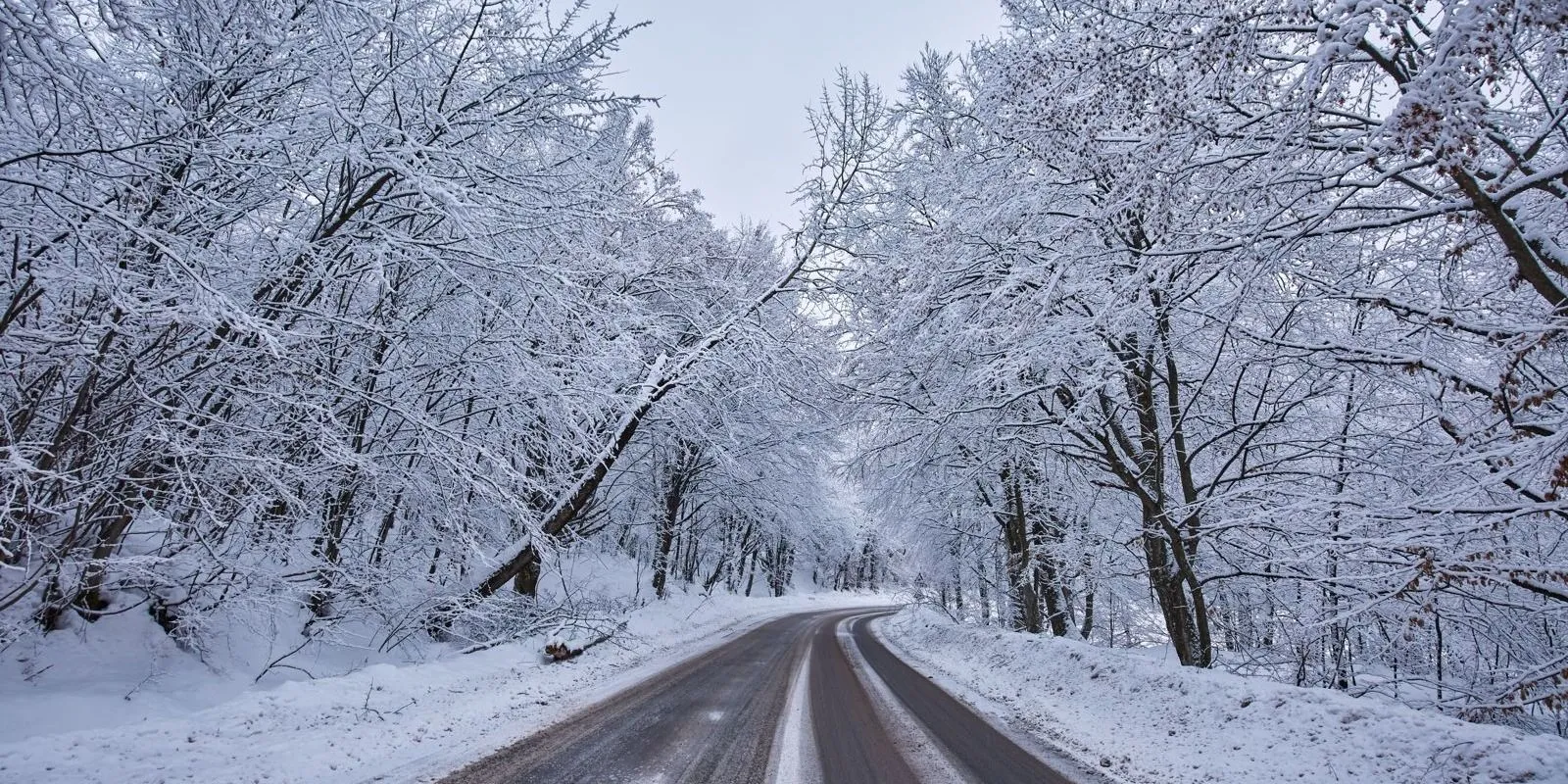 A hó megpróbált kifogni az országon, de álljuk a sarat