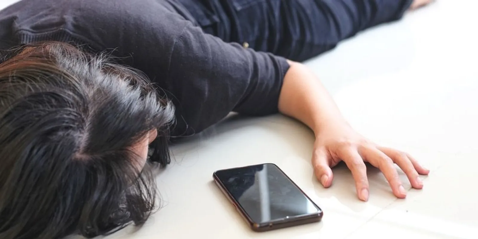 Hirtelen összeesett és meghalt a fiatal anyuka