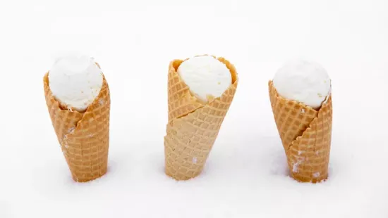 Ez az internet új kedvence: készíts fagyit a hóban