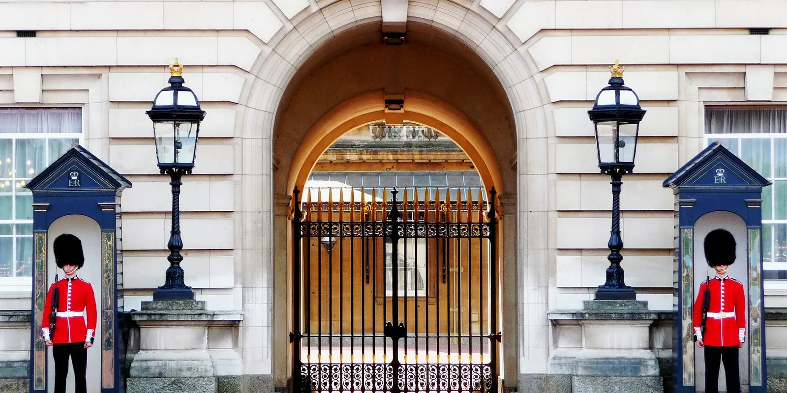 Hírességek, akik visszautasították a királyi kitüntetéseket