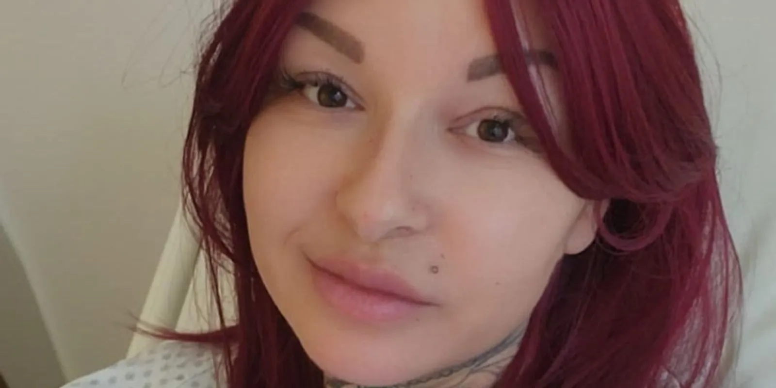 Leállt a tüdeje: Kegyetlen harcot vív a mellrákkal Julianna