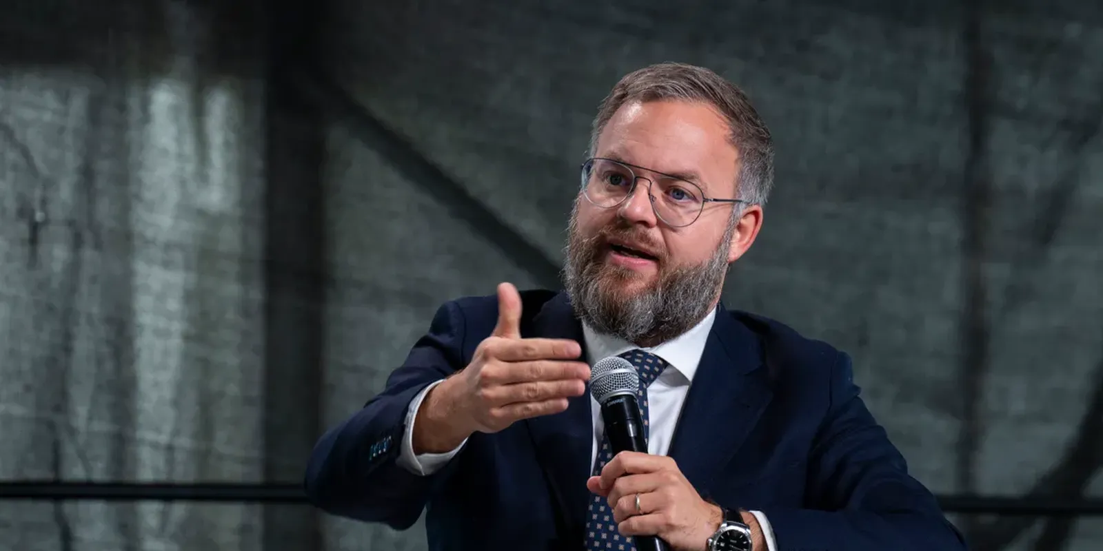 Orbán Balázs: Üzenjük Brüsszelnek, nem akarunk adóemeléseket