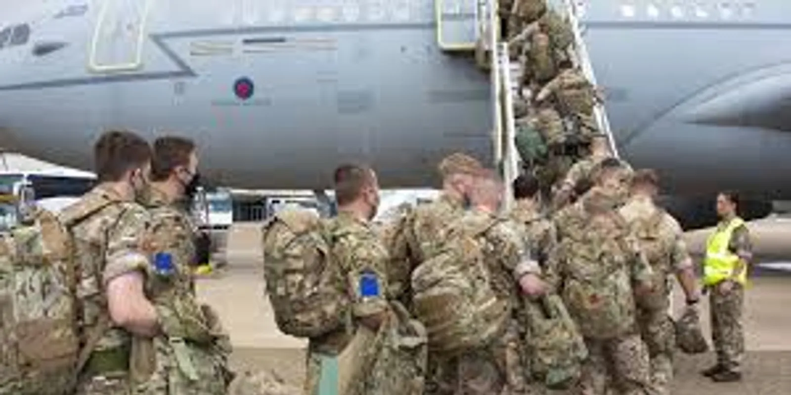 A britek máris gyorsított haderőfejlesztésbe kezdenek