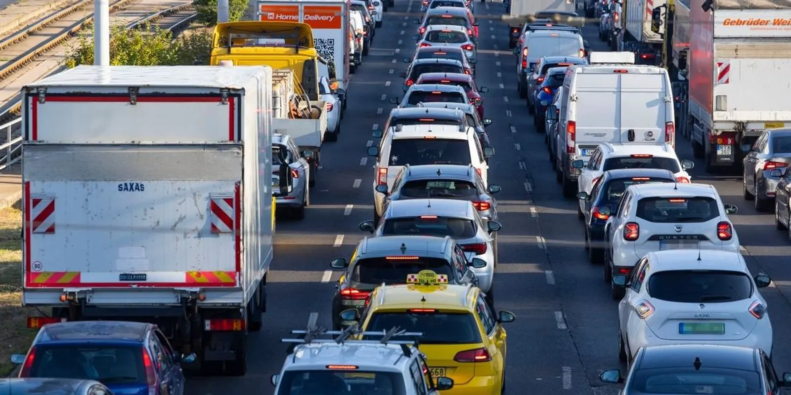 Elesett az M1-es autópálya: több baleset egyszerre