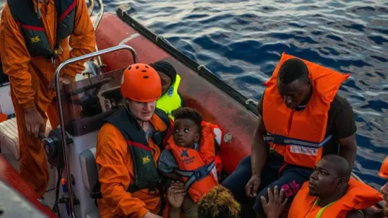 Húsz év börtönre ítéltek egy embercsempészt Hollandiában