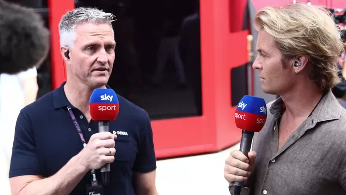 Mit művelt Schumacher a vécén?! Kitört a háború az F1-ben