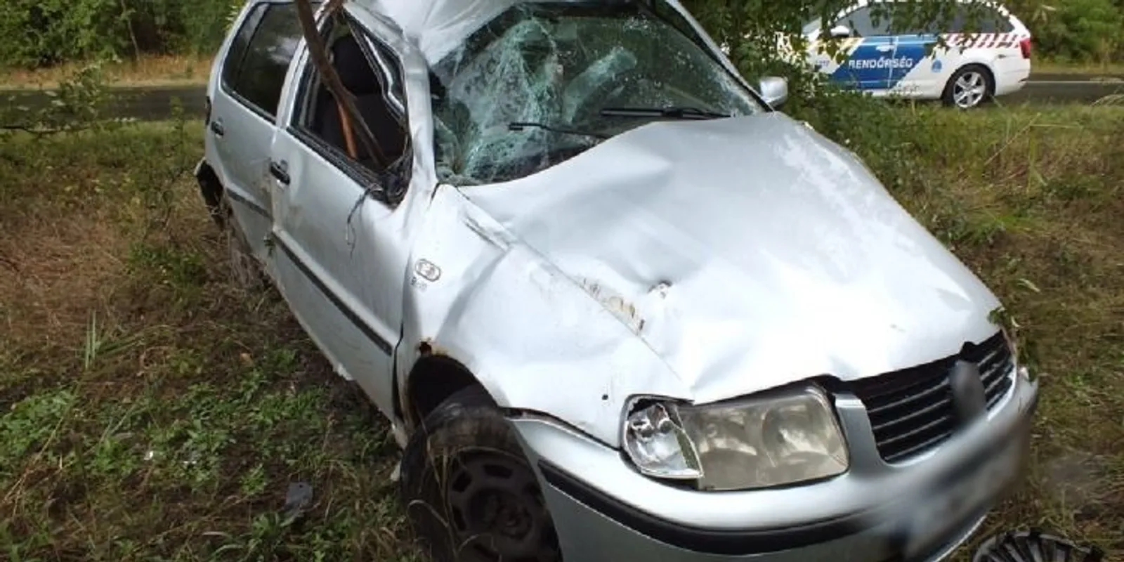 Drogos ámokfutó törte totálkárosra a lopott autót