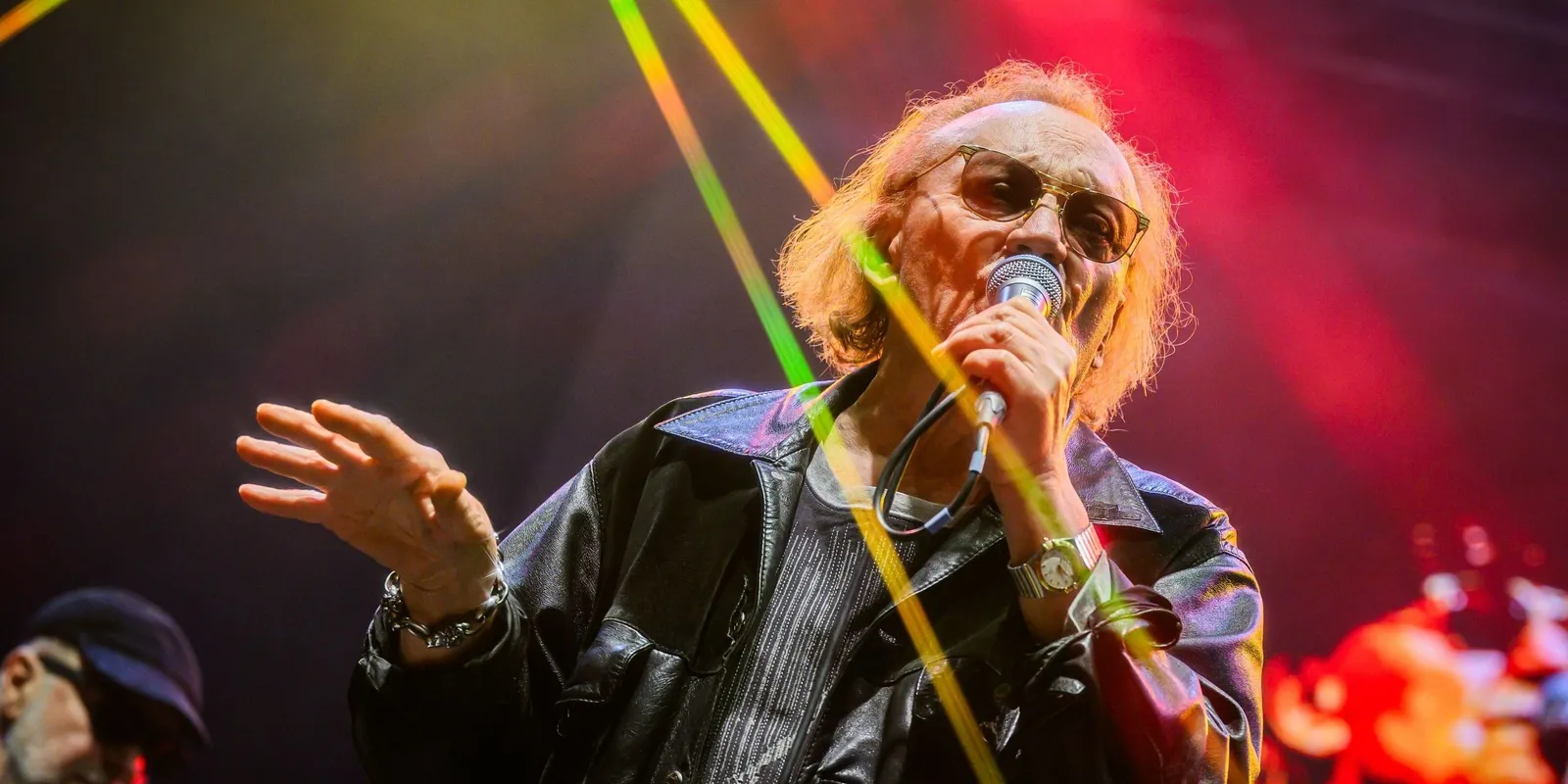 Charlie keményen beleállt a mai előadókba