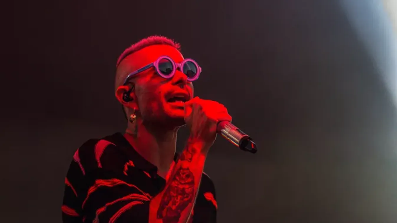 Ennyi, itt a vége: 4,5 év után szakított ByeAlex és a barátnője