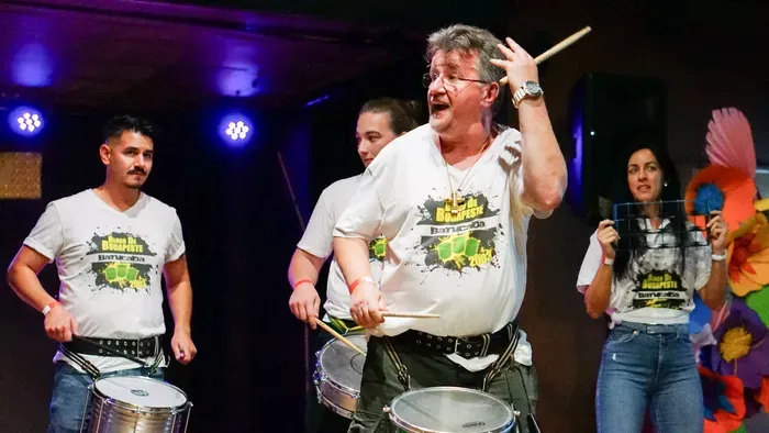 Több, mint húsz éve a dobok tartják össze az apát és a fiút